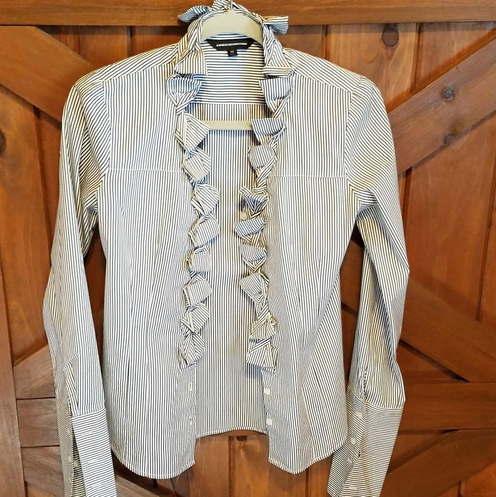Express career shirt size xs